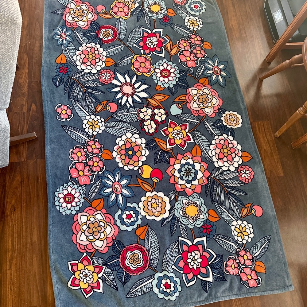 Ver Bradley Medium (Twin/Standard Throw) Super SOFT Blanket (Blue/Pink Floral)